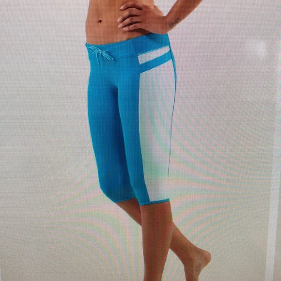 Lululemon heat it up crop size 4 - Picture 8 of 8